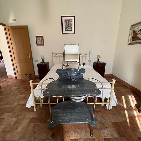 Agriturismo Podere Dell' Olmo Амелиа Екстериор снимка