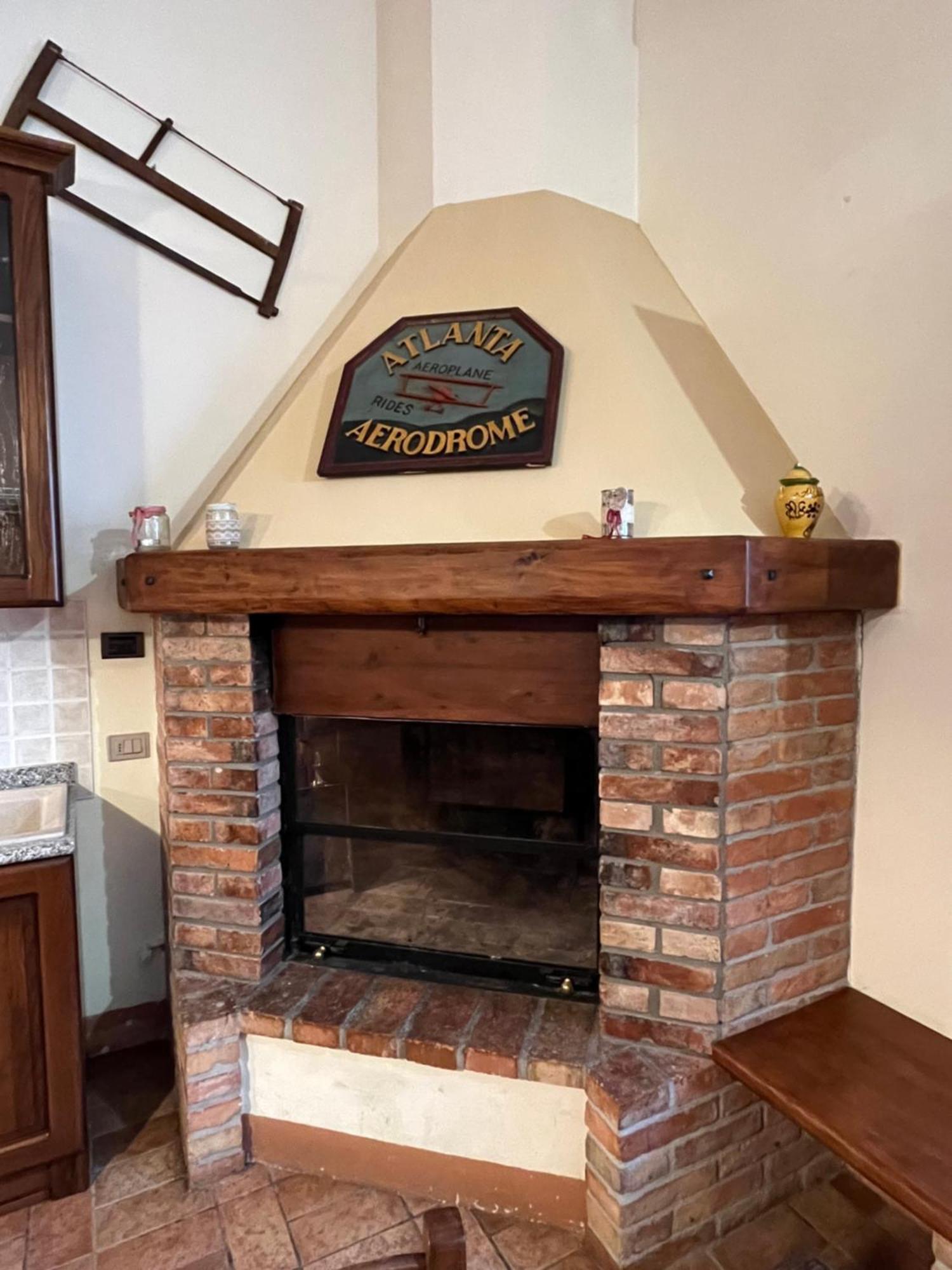 Agriturismo Podere Dell' Olmo Амелиа Екстериор снимка
