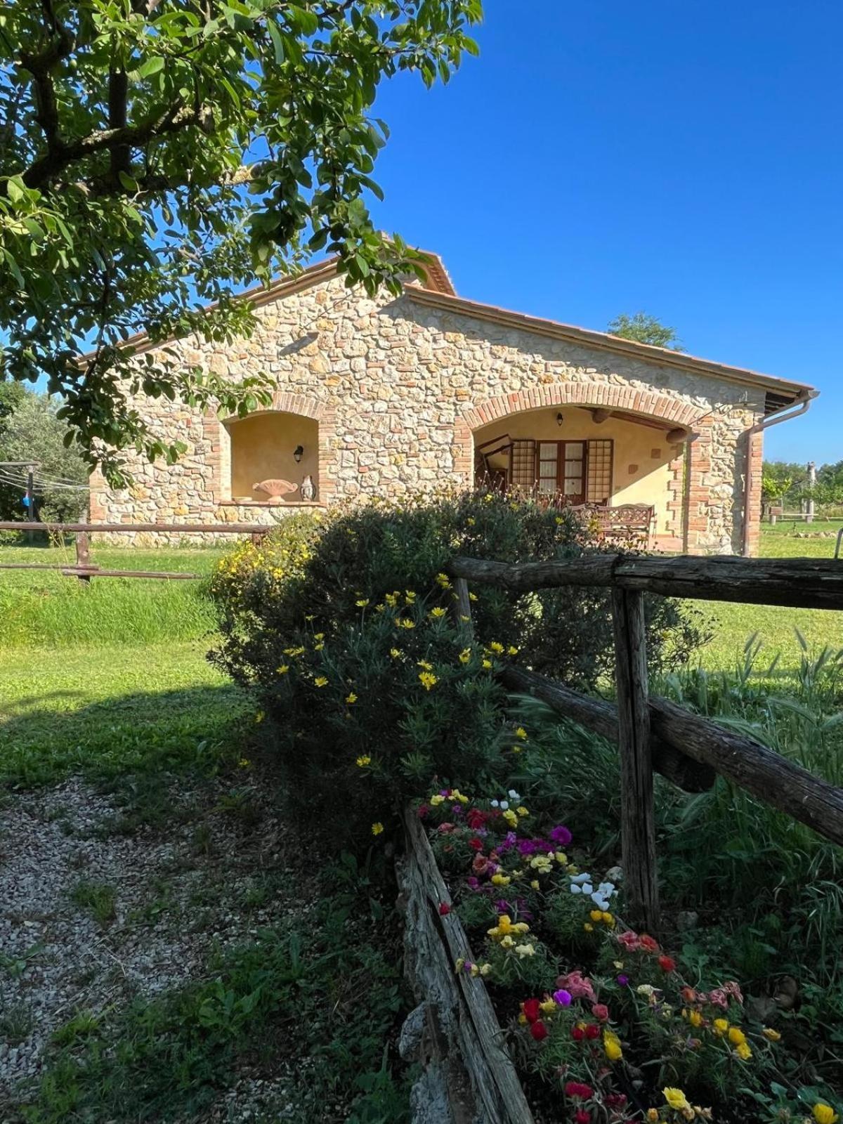 Agriturismo Podere Dell' Olmo Амелиа Екстериор снимка