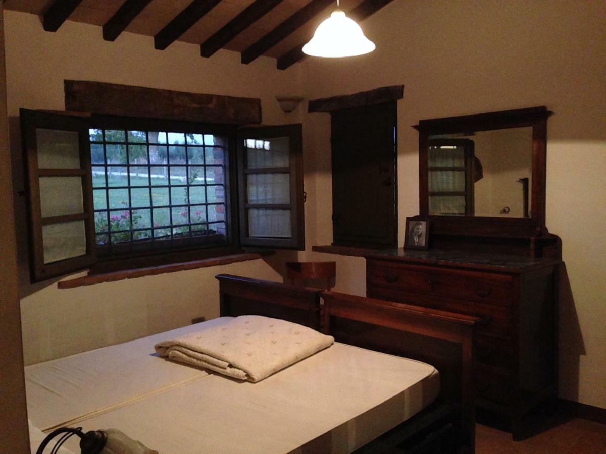 Agriturismo Podere Dell' Olmo Амелиа Екстериор снимка