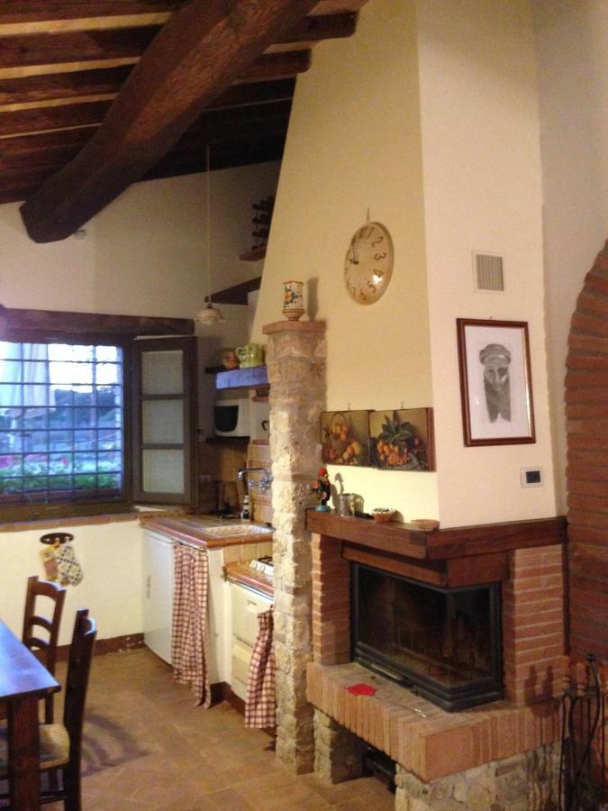 Agriturismo Podere Dell' Olmo Амелиа Екстериор снимка