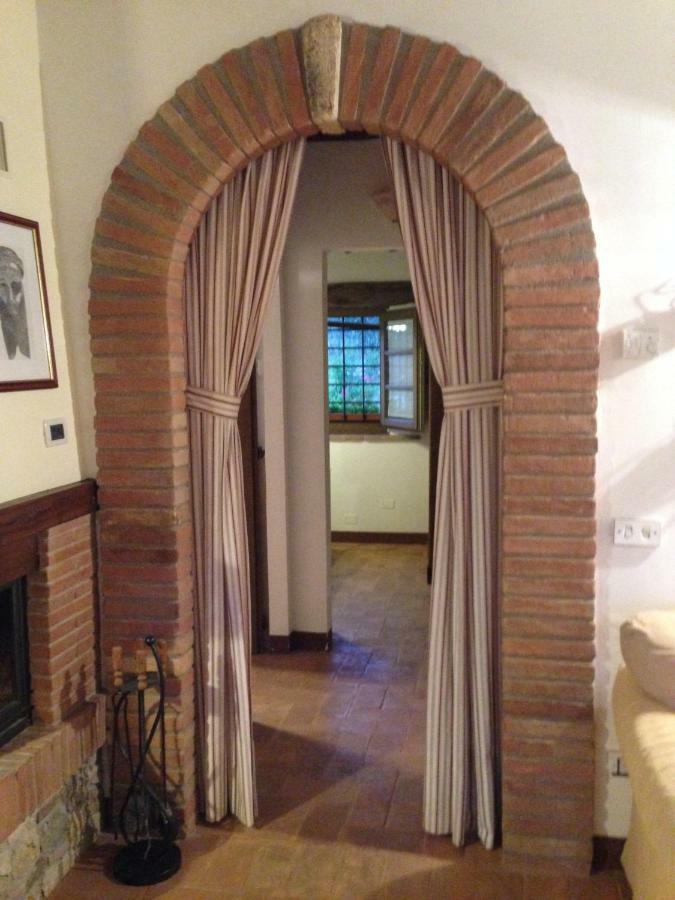 Agriturismo Podere Dell' Olmo Амелиа Екстериор снимка